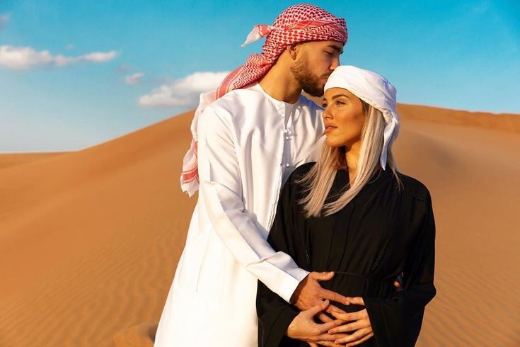 Dubai Desert couple at desert tour dubai hot rod deser tous