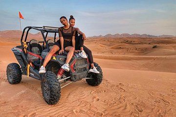 Dune Buggy couple photoshoot