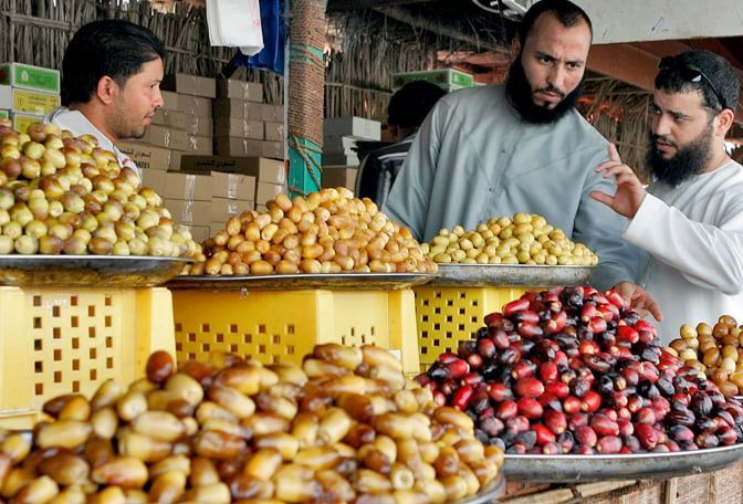 Dates Market coustorme and shopkeeper types of dates in desert safari hotrod